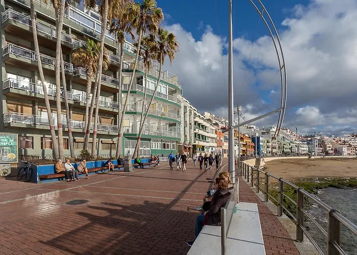 Flatguest Cicer - 3Bdr + Balcony + Beach
